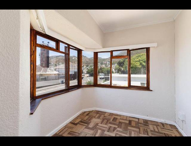 2 BEDROOM APARTMENT FOR SALE IN FISH HOEK